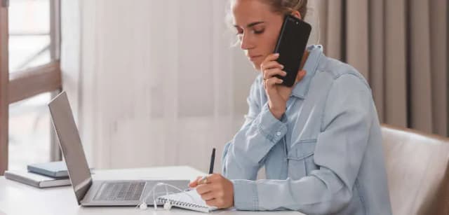 Jak zacząć rozmowę o pracę przez telefon: 5 skutecznych technik Jak zacząć rozmowę o pracę przez telefon: 5 skutecznych technik