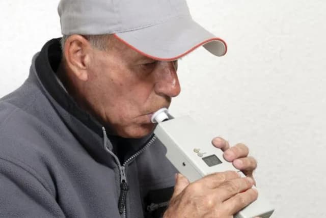 Czy pracodawca może sprawdzić pracownika alkomatem? Fakty i prawa Czy pracodawca może sprawdzić pracownika alkomatem? Fakty i prawa