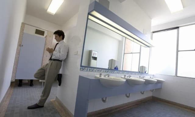 Ile toalet na pracownika? Poznaj polskie normy sanitarne w firmie Ile toalet na pracownika? Poznaj polskie normy sanitarne w firmie